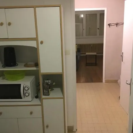 Du Centre Apartment *